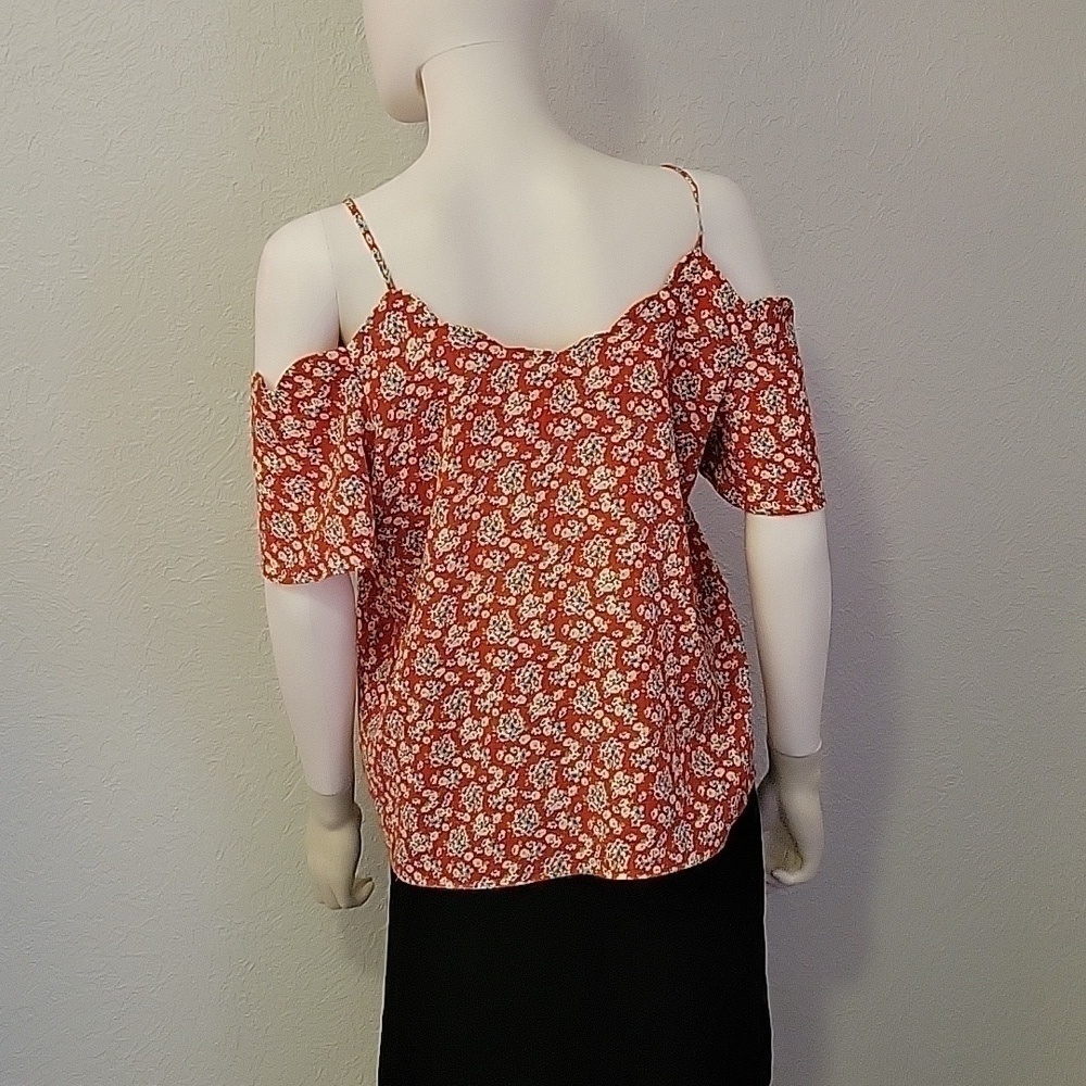 MONTEAU Ditsy Floral Scallop Spaghetti Strap Cold Shoulder Romantic Red Blouse - Picture 5 of 7